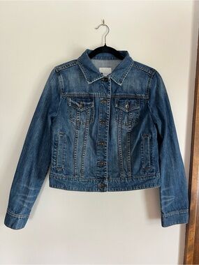 Classic Blue Denim Jacket - Adjustable Women's Jean Jacket